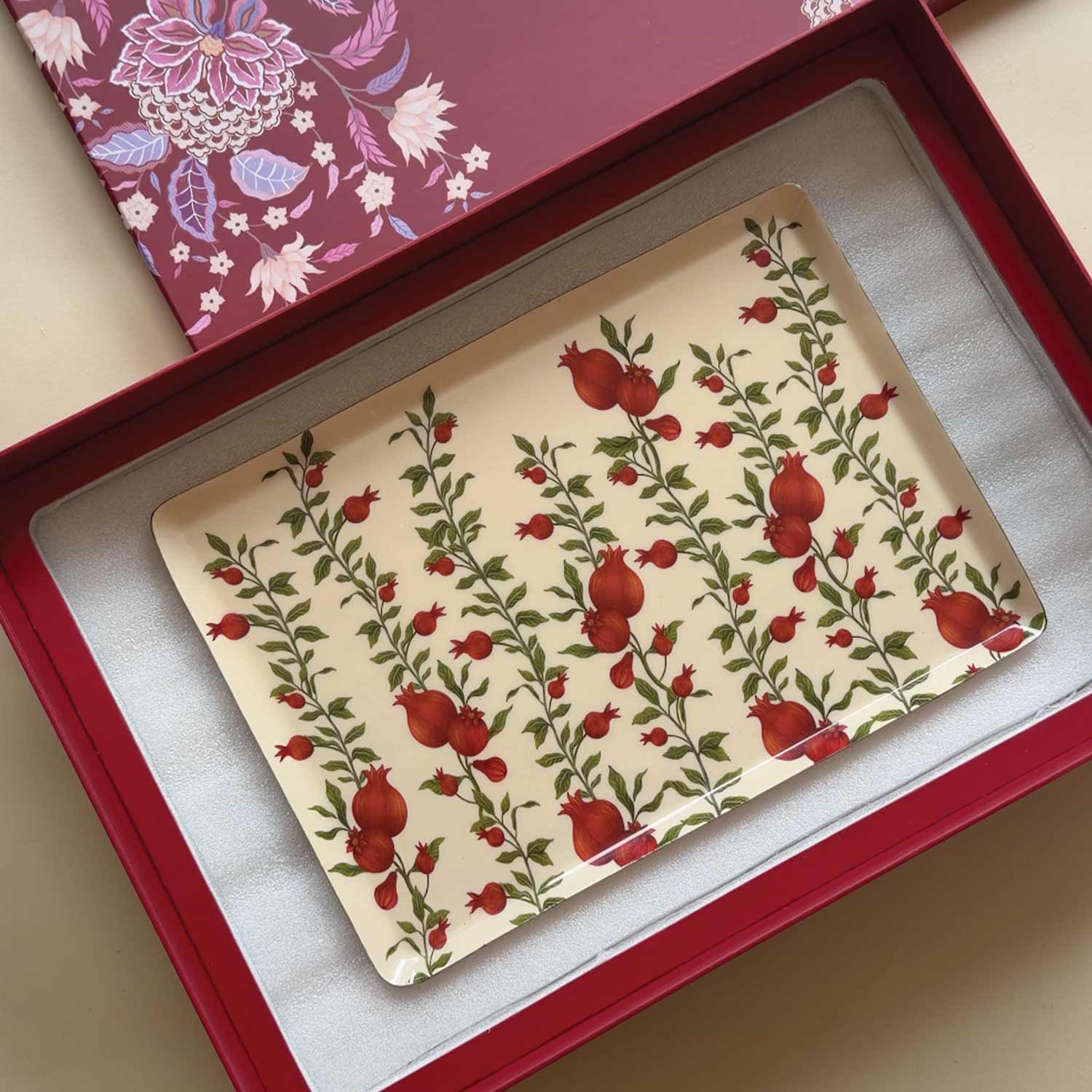 3 Tray Gift Box Anaar