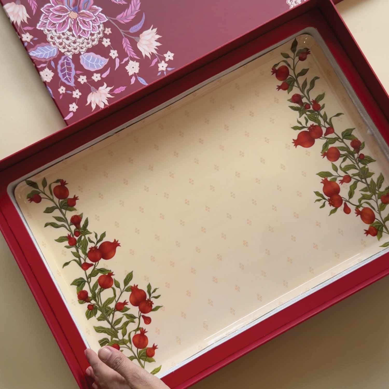3 Tray Gift Box Anaar