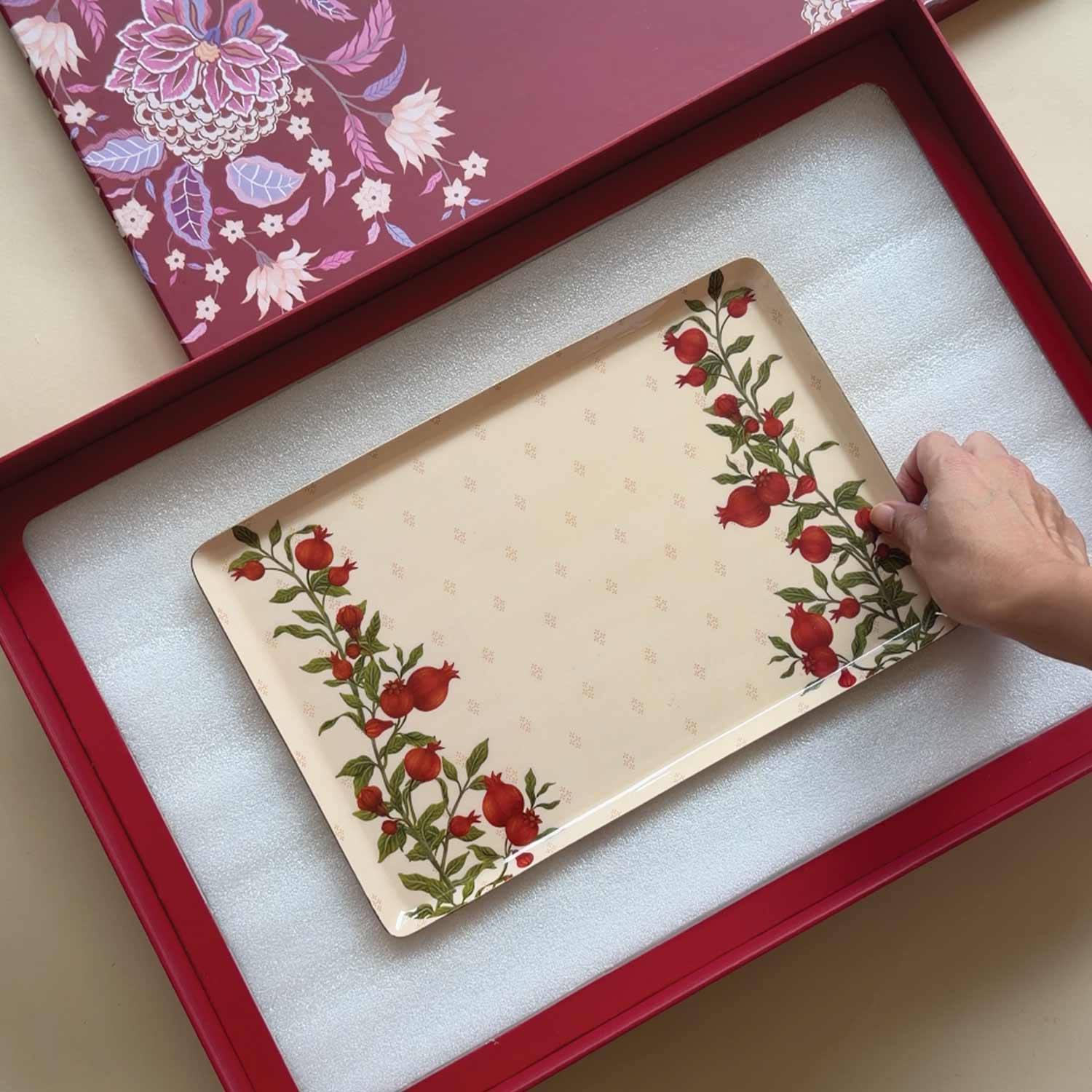 3 Tray Gift Box Anaar