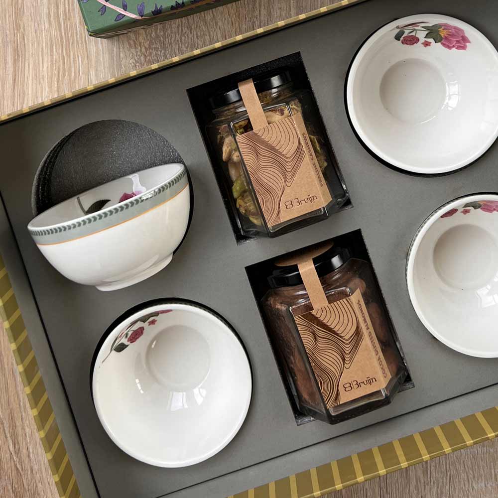 4 bowls & 2 Bruijn Green Paisley Gift Box