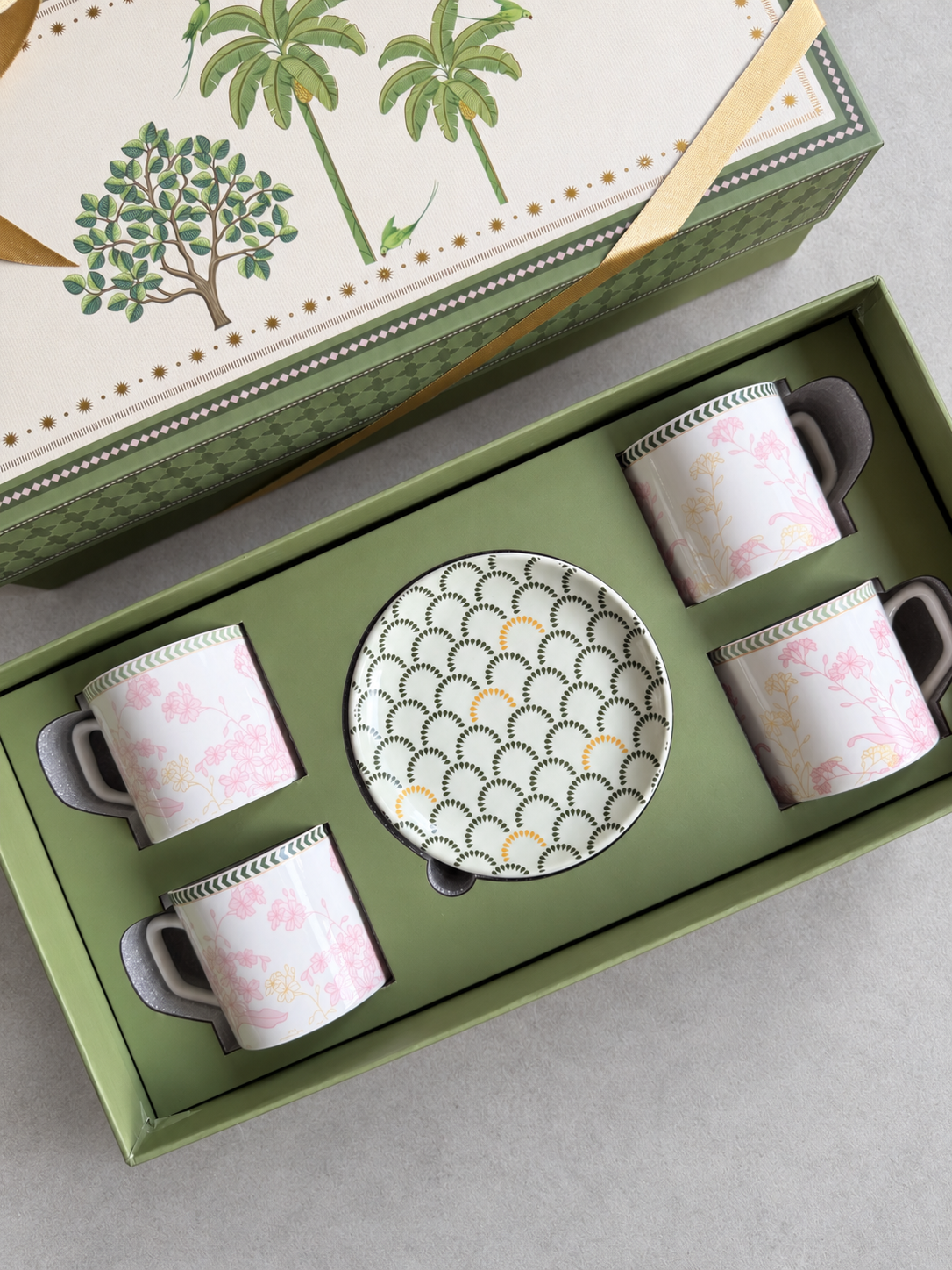 Tea Cups & Plates Gift Set - Vintage Garden