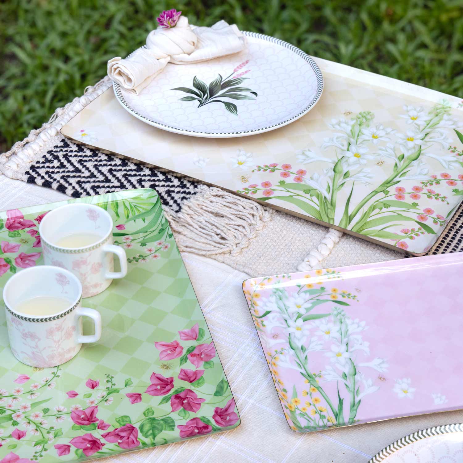 Floral Metal Tray Set – Set of 3 (Ivory, Green & Blush)