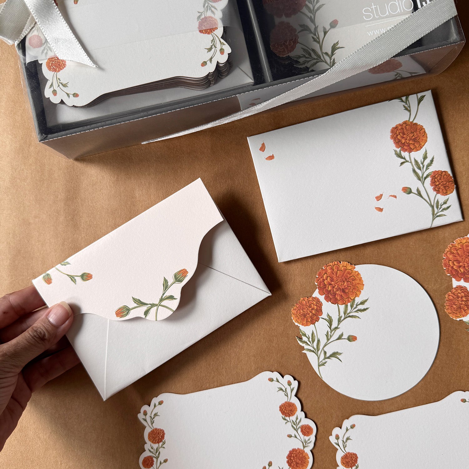 Marigold Statioenry Set